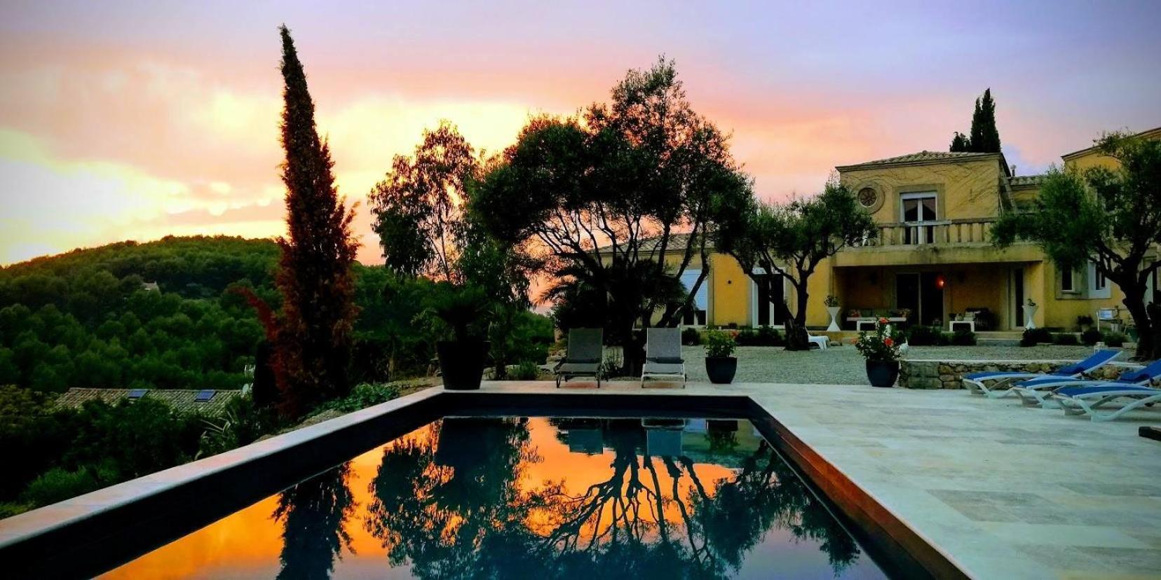 Castel'lodge Le Beausset Exterior foto